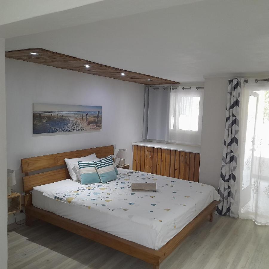 Holiday Surf Lodge Тамарін Екстер'єр фото